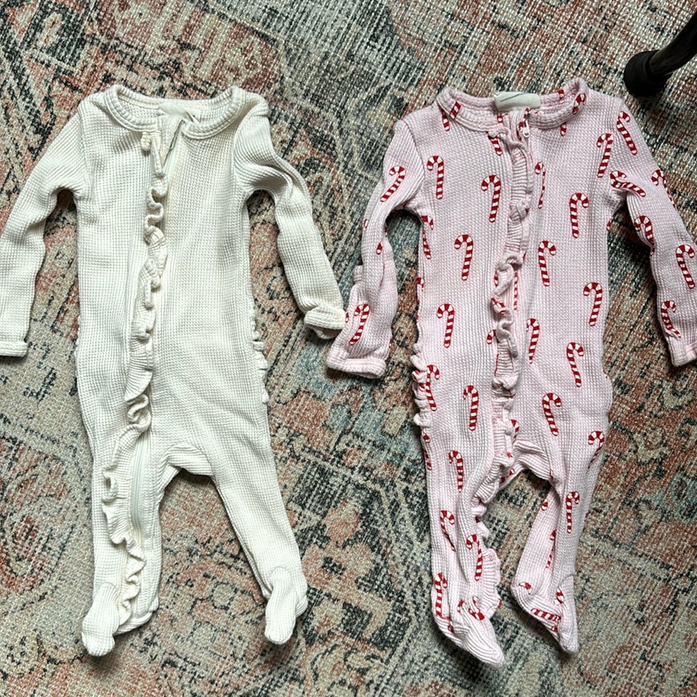 Set of 2 spearmint love onesies